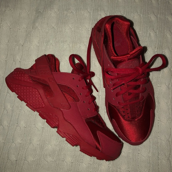 all red huaraches womens